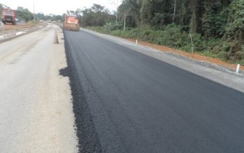 Construction des routes à l'intérieur du pays