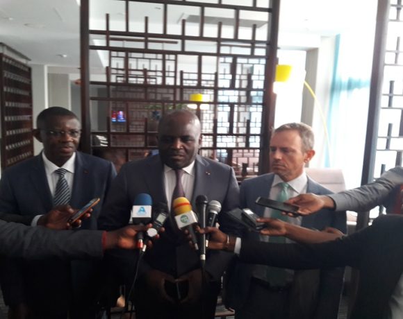 Régis Immongault et les diplomates à Libreville