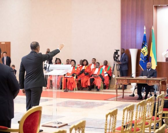 Prestation de serment du ministre Franck Nguema devant le président Ali Bongo Ondimba