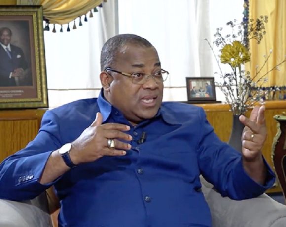 Julien Nkoghe Bekale sur Gabon 24