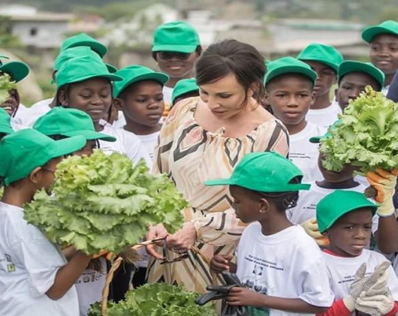 Sylvia Bongo Ondimba et les enfants à la deuxième édition des vacances agricoles